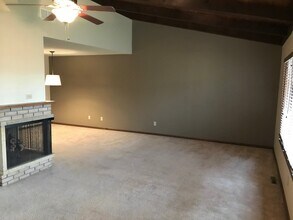 408 Holly Ln in Mankato, MN - Building Photo - Building Photo