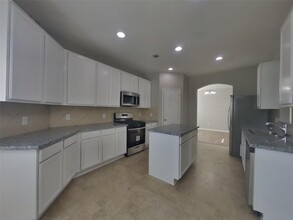 9943 Tulip St in Conroe, TX - Building Photo - Building Photo