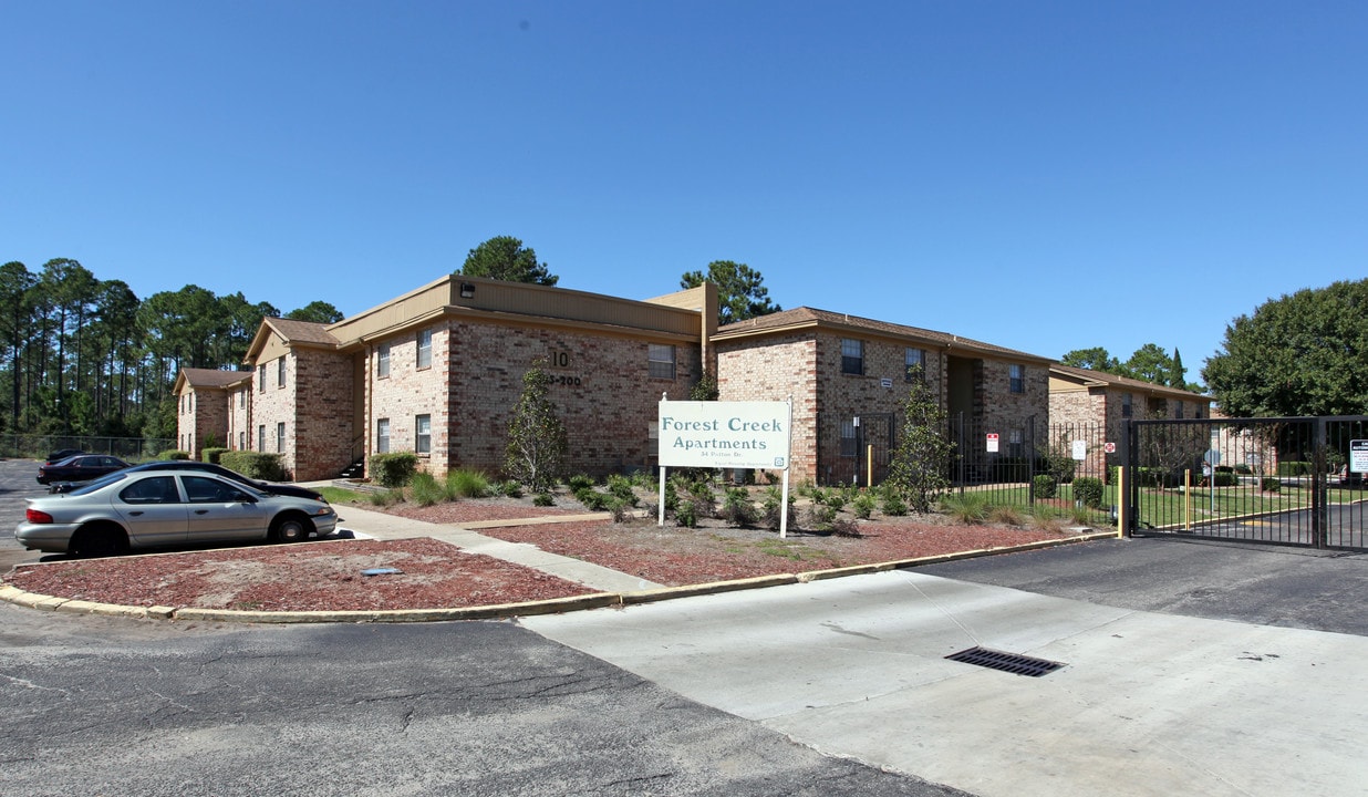 Forest Creek Apartments in Pensacola, FL - Building Photo