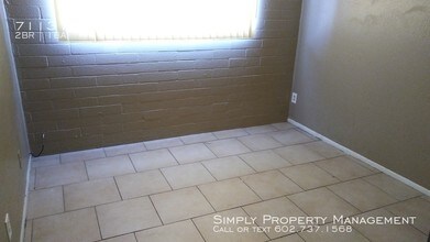 7113 N 68th Dr-Unit -4 in Glendale, AZ - Building Photo - Building Photo