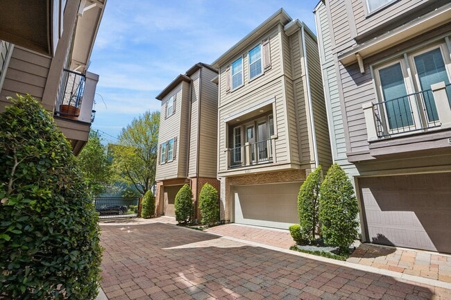 property at 622 Rutland St