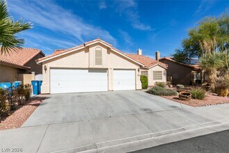 5312 Sly Fox Ct in Las Vegas, NV - Building Photo - Building Photo