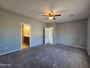 7565 Wolf Creek Dr in El Paso, TX - Building Photo - Building Photo