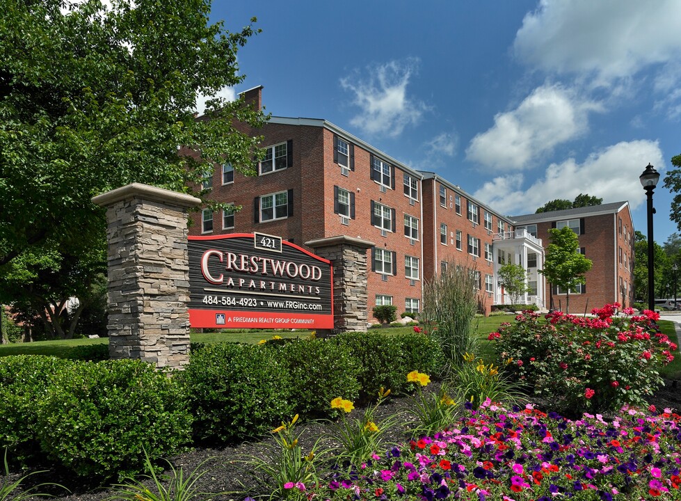 Crestwood in Wayne, PA - Building Photo