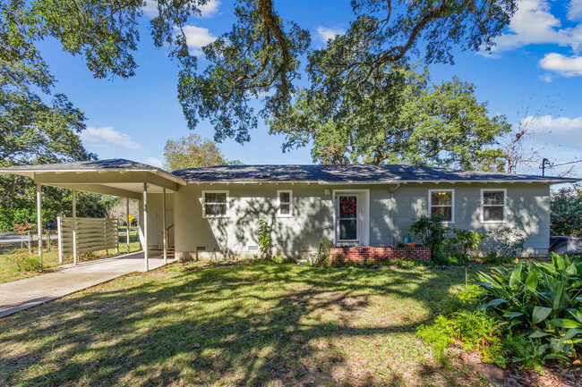 1400 E Mallory St in Pensacola, FL - Foto de edificio - Building Photo