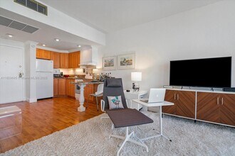 700 Biltmore Way in Coral Gables, FL - Building Photo - Building Photo