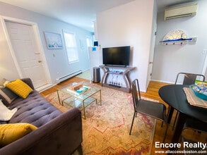 1004 Tremont St, Unit 2 in Boston, MA - Building Photo - Building Photo