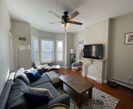 12 Chelsea St in Boston, MA - Building Photo - Building Photo