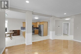 1376 S Wenige Dr in London, ON - Building Photo - Building Photo