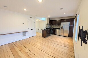 16 Mystic St in Boston, MA - Building Photo