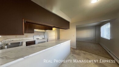 3709 S Cathy Ave in Sioux Falls, SD - Foto de edificio - Building Photo