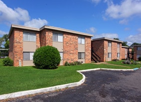 Riverbend Residences in Tuscaloosa, AL - Building Photo