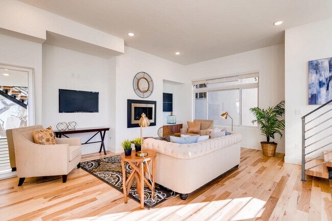 property at 2262 W Powers Ave