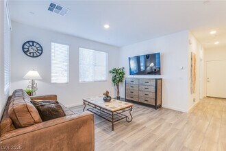 145 Aqua Cmns in Henderson, NV - Building Photo - Building Photo