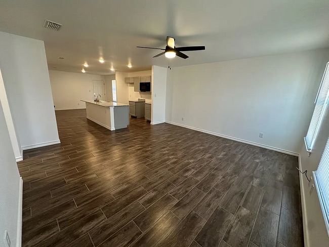 3504 S County Road 1307 1/2 in Odessa, TX - Foto de edificio - Building Photo