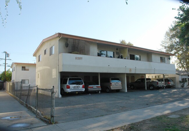 3207 Perlita Ave in Los Angeles, CA - Building Photo - Building Photo