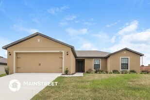 1665 Luft Ln in Mascotte, FL - Building Photo