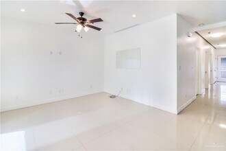 3008 S L St in McAllen, TX - Building Photo - Building Photo