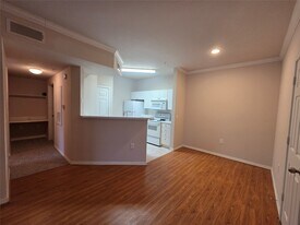 3045 Marina Bay Dr in League City, TX - Building Photo