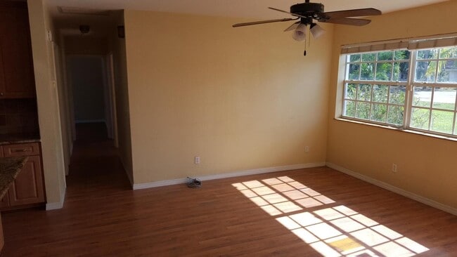 3961 Park Ln in West Palm Beach, FL - Foto de edificio - Building Photo