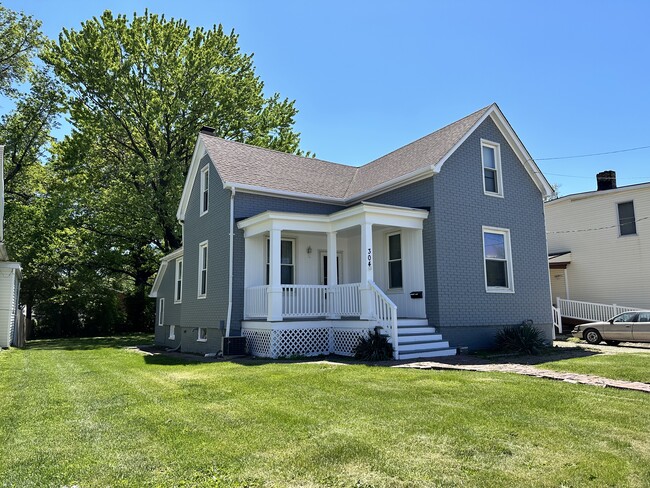 property at 304 S 20th St