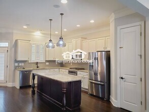 922 Canterbury Ln NE in Atlanta, GA - Building Photo - Building Photo