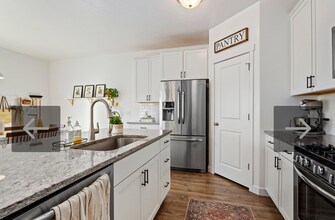 437 S Burr Oak Ln in Saratoga Springs, UT - Building Photo - Building Photo