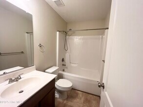 215 Laurel Woods Way in Currituck, NC - Building Photo - Building Photo
