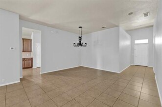 2808 Cedar Ridge Ln in Fort Worth, TX - Foto de edificio - Building Photo