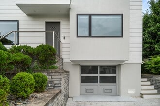 200 Hillspoint Rd in Westport, CT - Building Photo - Building Photo