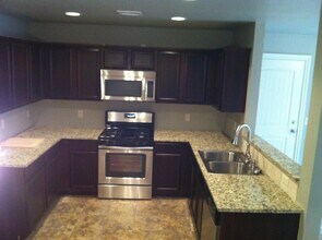 207 Ashley Dr in Edmond, OK - Building Photo - Building Photo