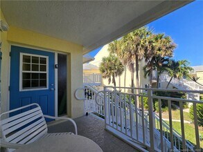 5564 NE Gulfstream Way in Stuart, FL - Building Photo - Building Photo