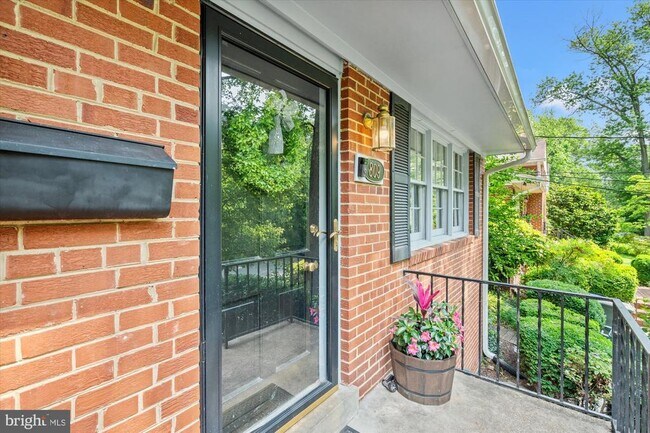 809 E Timber Branch Pkwy in Alexandria, VA - Building Photo - Building Photo
