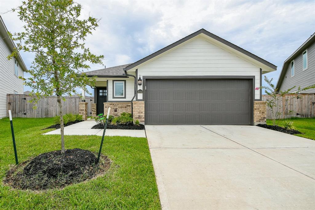 18743 Etta Pnes Cir in Crosby, TX - Building Photo