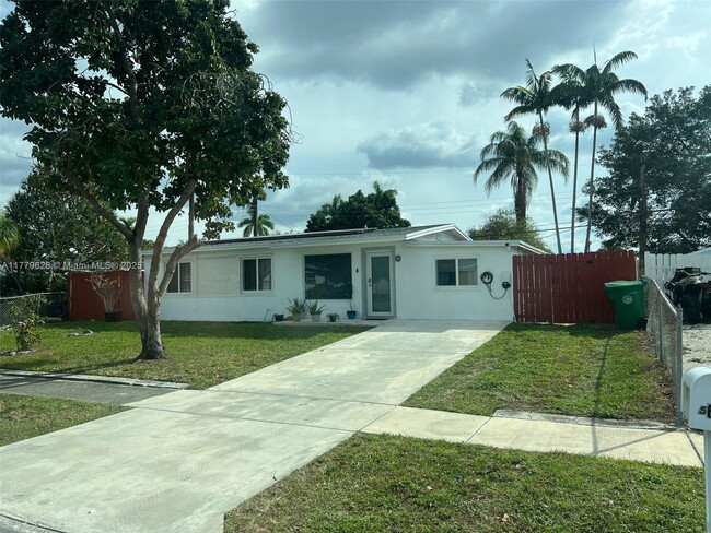 property at 5620 SW 38th St