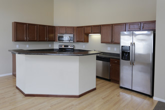 Maple Ridge Townhomes in West Fargo, ND - Building Photo - Interior Photo