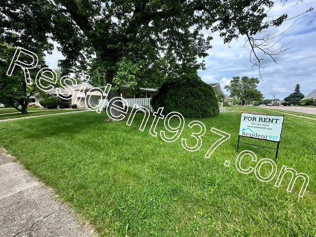 2132 Colton Dr in Dayton, OH - Building Photo - Building Photo