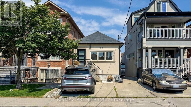 property at 32 Amherst Ave
