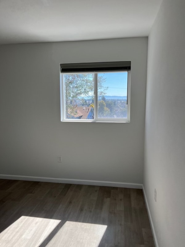 2204 E 24th St in Oakland, CA - Foto de edificio - Building Photo