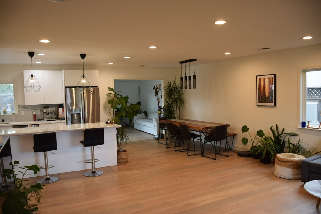 1467 Norman Ave in San Jose, CA - Foto de edificio