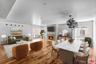 7249 Franklin Ave in Los Angeles, CA - Building Photo