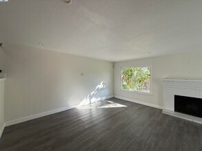 91 Fountainhead Ct in Martinez, CA - Building Photo - Building Photo