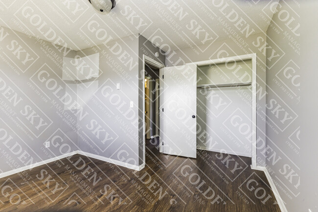 property at 106 S Keystone Cir
