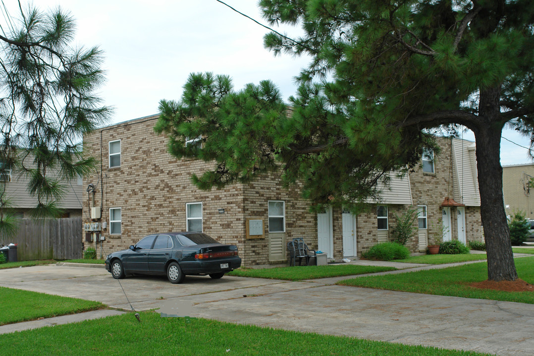 2720 Harvard Ave in Metairie, LA - Building Photo