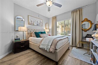 2544 Centergate Dr in Miramar, FL - Building Photo - Building Photo