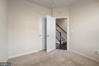 829 Jarrett Ln in Glen Burnie, MD - Building Photo - Building Photo