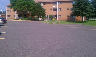 Kamnic Lane Apartments in Pierz, MN - Foto de edificio - Building Photo