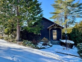 10 Sunset Trail in New Fairfield, CT - Building Photo