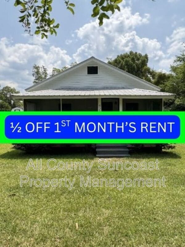 property at 420 Magnolia St