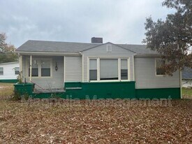 2036 Raleigh Rd in Henderson, NC - Building Photo